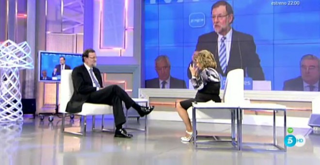 El presidente del Gobierno, Mariano Rajoy, durante su entrevista con María Teresa Fernández de la Vega