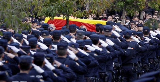 Funeral de Estado por los policías Jorge García Tudela e Isidro Gabino San Martín Hernández, fallecidos en el atentado talibán perpetrado en la embajada española en Kabul (Afganistán), que se celebra hoy en el complejo policial de Canillas en Madrid. EFE/