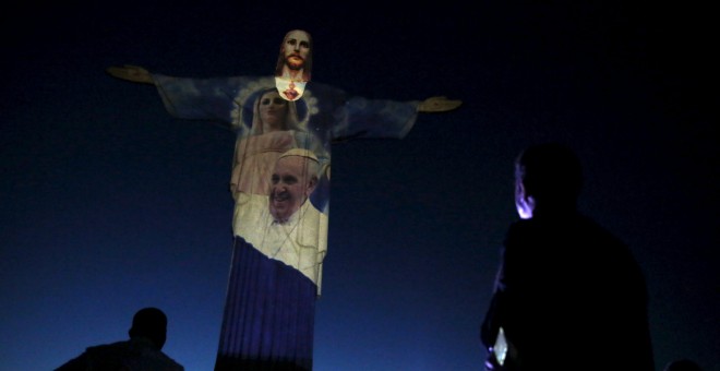 Un año difícil para el papa Francisco, entre diplomacia y escándalos./ REUTERS/Pilar Olivares