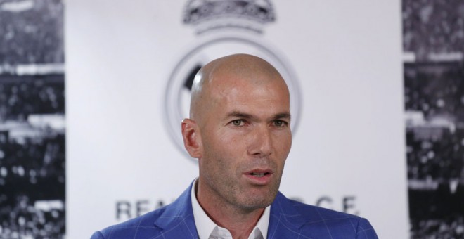 Zidane, durante su comparecencia al ser presentado como nuevo entrenador del Madrid. REUTERS/Juan Medina