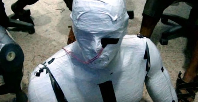 Captura de pantalla del vídeo sobre el laboratorio del Estado Islámico.