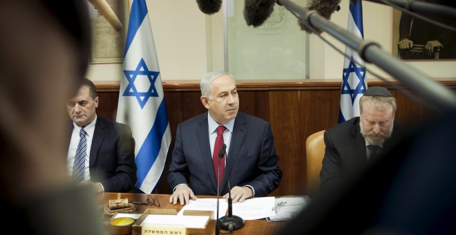 El Primer Ministro Netanyahu durante un gabinete semanal en Jerusalén. REUTERS/Dan Balilty/Pool