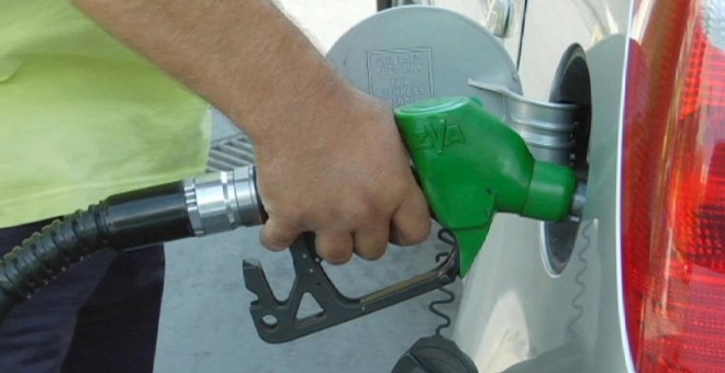 El precio del combustible no era tan bajo desde 2009