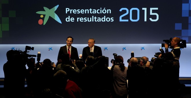 El consejero delegado de CaixaBank, Gonzalo Gortázar y el presidente de la entidad, Isidre Fainé, en la presentacion de los resultados anuales. REUTERS