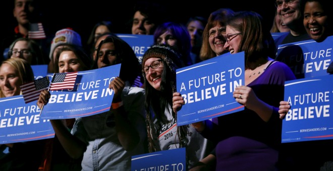 Seguidores de Sanders durante un acto electoral en Derry, New Hampshire. - REUTERS