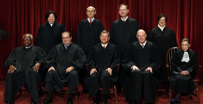 Foto de grupo de los jueces del Tribunal Supremo de EEUU de octubre de 2010. - REUTERS