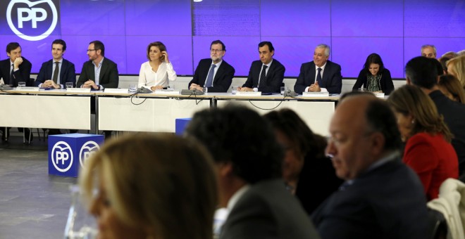 El jefe del Ejecutivo en funciones y presidente del PP, Mariano Rajoy, ha reunido al Comité Ejecutivo Nacional de su partido a ochos días del debate de investidura de Pedro Sánchez. EFE/Sergio Barrenechea