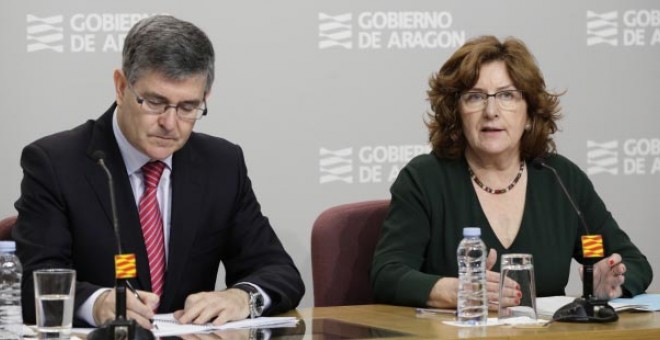 Los consejeros de Presidencia y de Ciudadanía, Vicente Guillén y Mariví Broto, presentaron este martes el proyecto de ley dela Renta Social Básica.