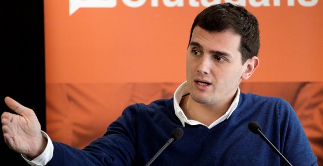 El líder de Ciudadanos, Albert Rivera, durante su intervención ante el Consejo General de su partido para dar cuenta del acuerdo de legislatura con el PSOE para la investidura de Pedro Sánchez, un pacto sobre el que los militantes socialistas se pronunci