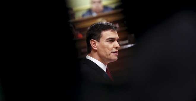 El secretario general del PSOE y candidato a la Presidencia del Gobierno, Pedro Sánchez, durante su discurso de investidura.- REUTERS