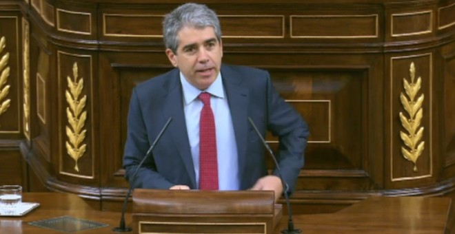 Francesc Homs (DiL) se dirige al Congreso de los Diputados en la segunda votación para la investidura de Pedro Sánchez.