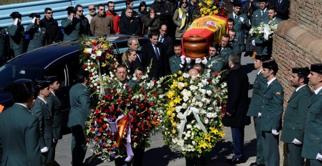 Imagen del funeral por el guardia civil José Antonio Pérez, fallecido el pasado viernes en un control de alcoholemia en Barbastro. EFE/Javier Blasco