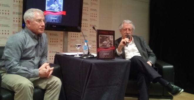 Enrique del Olmo y Lluís Juste de Nin durante la presentación del cómic 'Andreu Nin, siguiendo tus pasos'