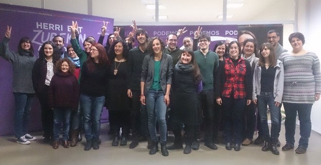 Los miembros del nuevo Consejo Ciudadano de Podemos Euskadi. / DANILO ALBIN