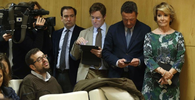 Los concejales del PP en el Ayuntamiento de Madrid, encabezados por la portavoz del grupo, Esperanza Aguirre.- EFE