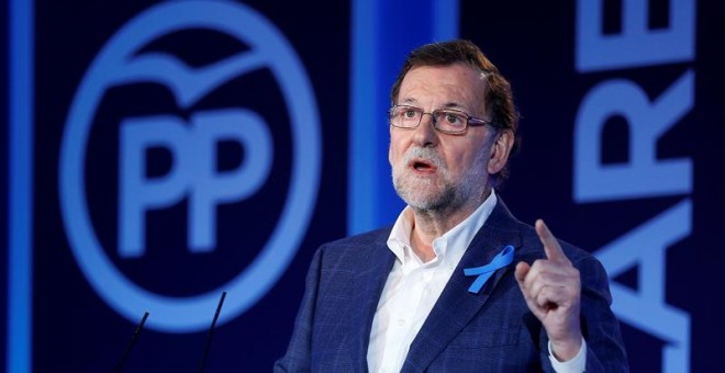 Mariano Rajoy, durante su intervención en la Convención del PP sobre el Pacto por los Servicios Sociales, en Sevilla. / EFE