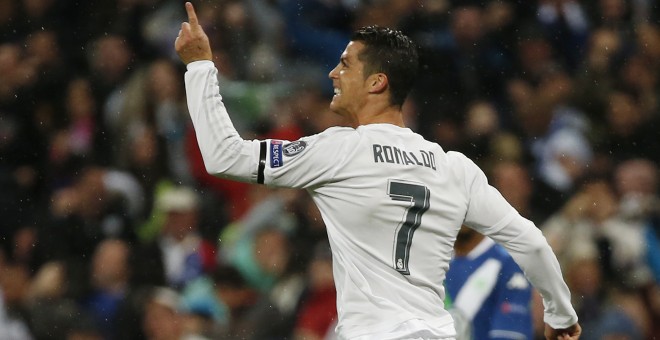 Cristiano celebra uno de los dos goles que ha marcado contra el Wolfsburgo. /REUTERS