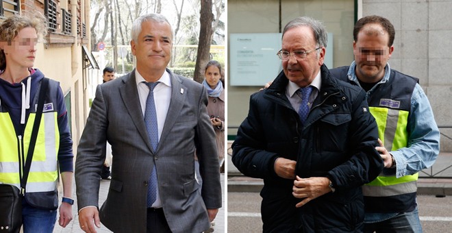 El secretario general de Manos Limpias, Miguel Bernard, y el presidente de Ausbanc, Luis Pineda, tras su detención el viernes. EFE