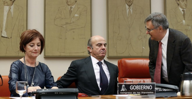 El ministro de Economía en funciones, Luis de Guindos, en sucomparecencia en el Congreso para explicar el Plan de Estabilidad Presupuestaria 2016-2019. EFE/Chema Moya