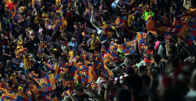 Pitada monumental al himno en la final de la Copa del Rey en Camp Nou entre el Baça y el Athletic de Bilbao. EFE