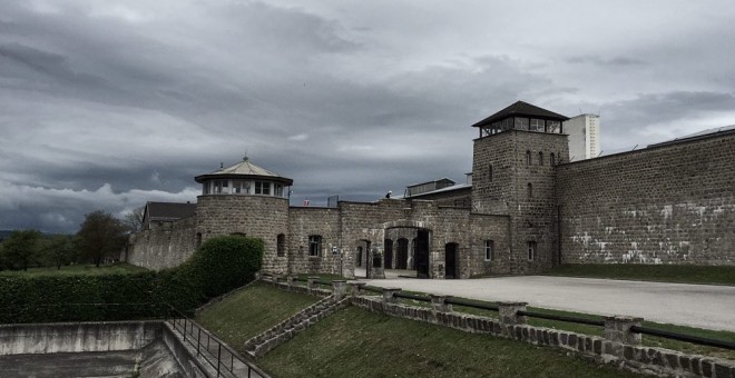 Unas 6.000 personas de numerosos países rindieron hoy homenaje a los cerca de 190.000 prisioneros del campo de concentración nazi de Mauthausen