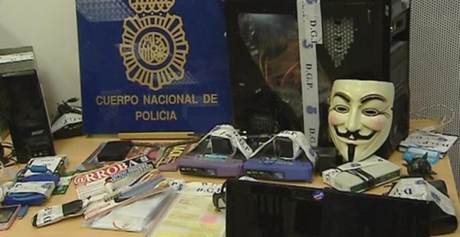 EFE. Anonymous-España Decomiso a un grupo de Anonymous