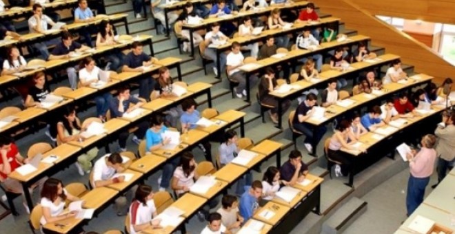 Detalle de una clase en una universidad española.- EFE