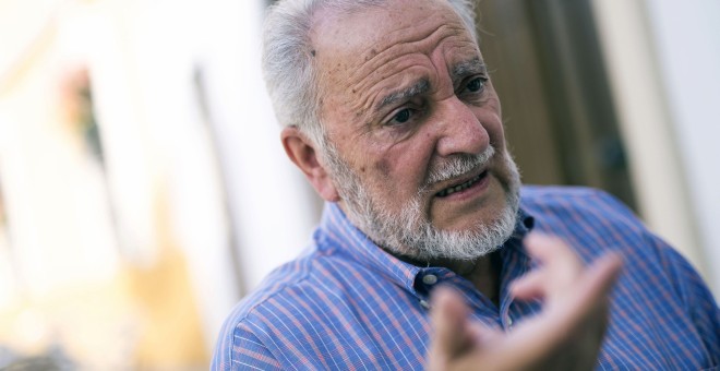 El excoordinador federal de IU Julio Anguita, en entrevista con la Agencia EFE en Córdoba. EFE/Rafa Alcaide