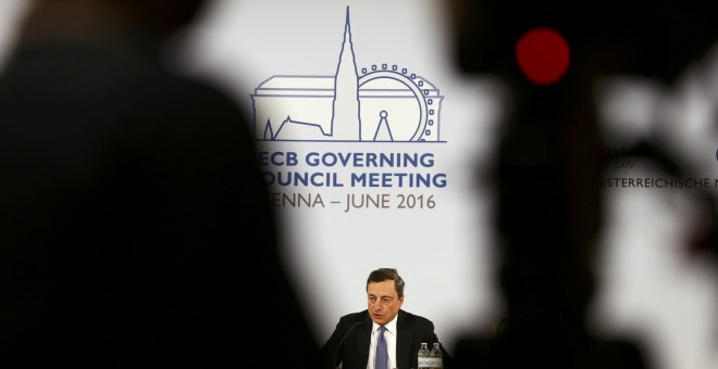 El presidente del BCE, Mario Draghi, durante la rueda de prensa tras la reunión del Consejo de Gobierno de la entidad en Viena. REUTERS/Leonhard Foeger
