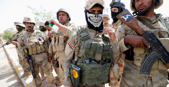 Soldados iraquíes en el centro de la ciudad de Faluya. REUTERS/Thaier Al-Sudani