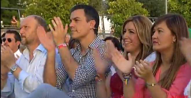 Susana Díaz y Pedro Sánchez en el mitin del PSOE en Sevilla