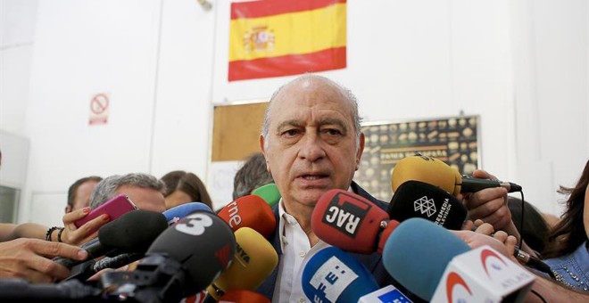 El ministro del Interior, Jorge Fernández Díaz, durante la campaña electoral. EFE/Alejandro García