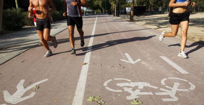 Los cambios que experimentamos en el peso cuando comenzamos a hacer ejercicio no están basados en la pérdida de grasa, sino en la de líquido principalmente. / SINC