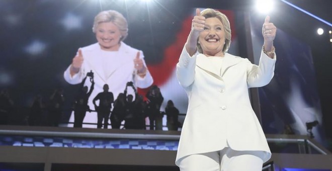 La candidata a la presidencia de Estados Unidos por el Partido Demócrata, Hillary Clinton en el último día de la Convención Demócrata en el Wells Fargo Center en Filadelfia (Estados Unidos)./ EFE