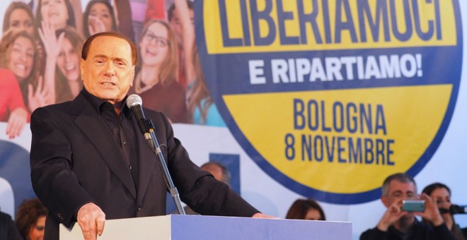 Silvio Berlusconi, en un acto electoral en mayo. GIANNI SCHICCHI / AFP
