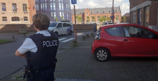 Una foto tomada por un teléfono móvil de una agente de Policía en el lugar del ataque. AFP-PHOTO