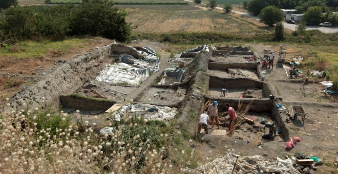 El asentamiento junto al pueblo de Yunatsite donde los arqueólogos búlgaros están trabajando. REUTERS/Dimitar Kyosemarliev