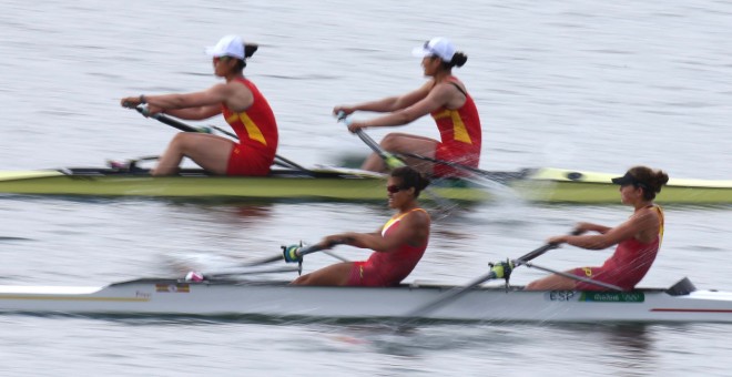 Anna Boada y Aina Cid en la final de dos sin timonel. /REUTERS