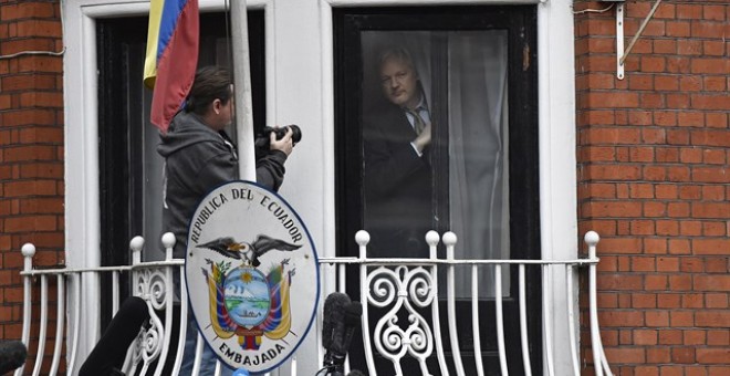 Julian Assange, cuatro años 'detenido' en la embajada ecuatoriana en Londres. REUTERS