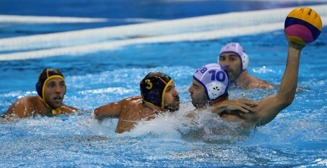 Un momento del partido cuartos entre España y Serbia en waterpolo masculino. /REUTERS