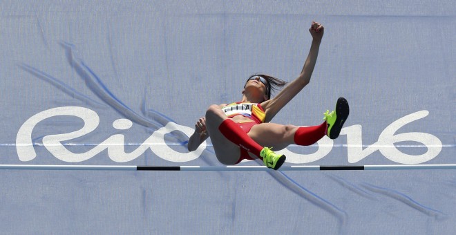 Ruth Beitia en su primer salto en los Juegos de Río. /REUTERS