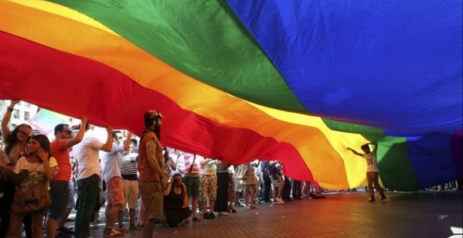 Miembros del observatorio LGTBfobia en una manifestación a favor de la comunidad LGTB/EFE