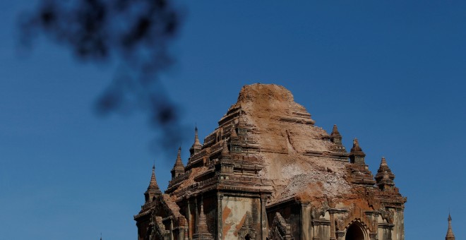 Una pagoda de Pagan dañada por el terremoto de 6,8 grados que afectó a Birmania. REUTERS/Soe Zeya Tun