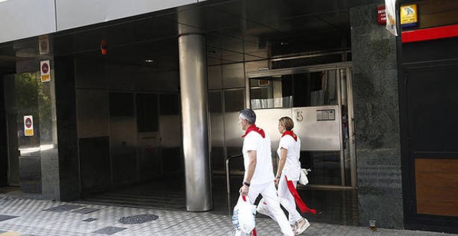 Los cinco acusados de una violación múltiple durante las fiestas de San Fermín declararán este viernes, por videoconferencia, ante el titular del Juzgado de Instrucción número 4 de Iruñea.