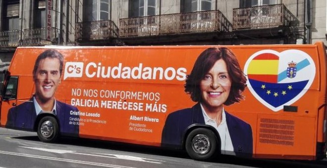 El autobús de campaña de Ciudadanos en Galicia