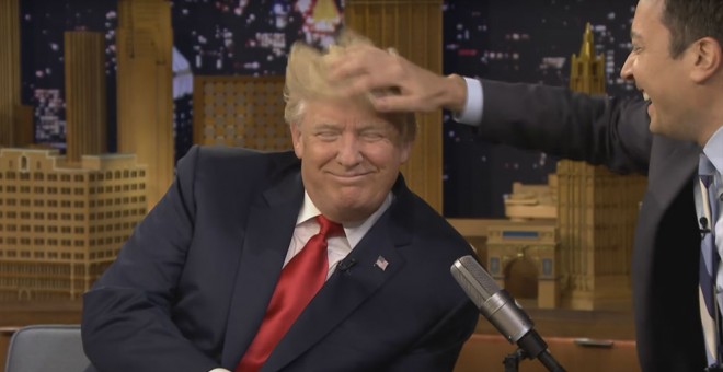 Jimmy Fallon despeina a Donald Trump