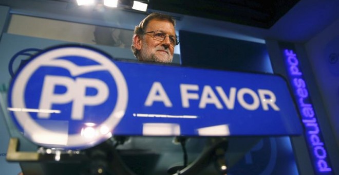 El líder del PP, Mariano Rajoy, durante la rueda de prensa ofrecida tras el Comité Ejecutivo Nacional del partido reunido hoy en la sede de la calle Génova, en Madrid, para analizar los resultados de las elecciones vascas y gallegas. EFE/J.P.GANDUL