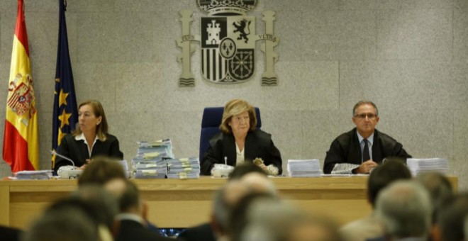 El tribunal que preside Ángela Murillo se pronunciará sobre las cuestiones del juicio por las trajetas bñack. EFE/Chema Moya
