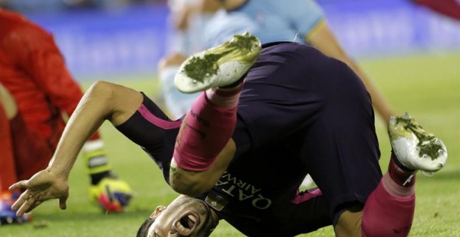 El delantero uruguayo del Barcelona, Luis Suárez, durante el partido contra el Celta. LAVANDEIRA JR. (EFE)