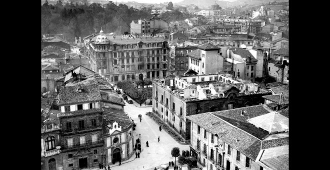 El centro de Oviedo, destrozado tras las revueltas de octubre de 1934